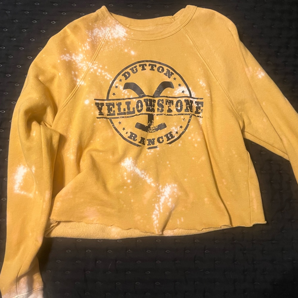 Yellow stone sweater
